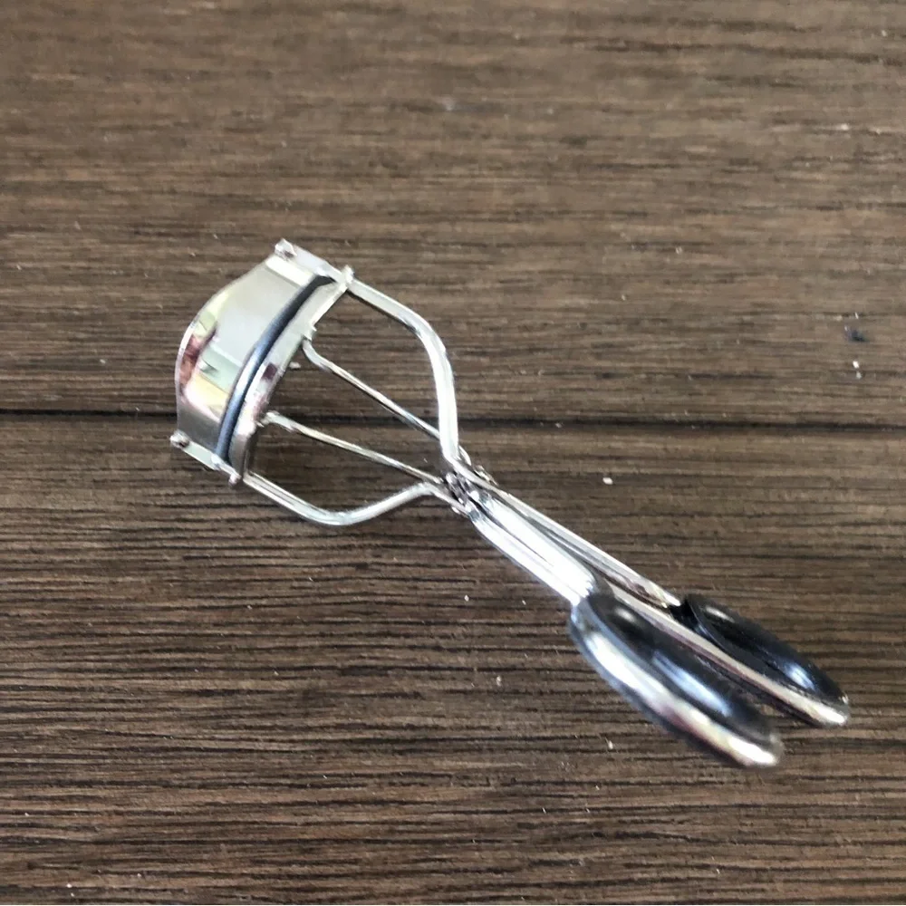 Julep eyelash curler